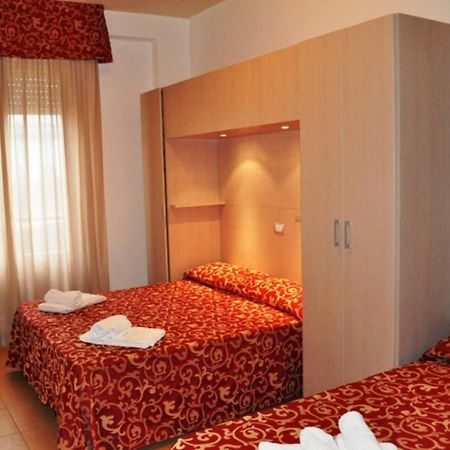 Hotel Mimosa Bellaria-Igea Marina Quarto foto